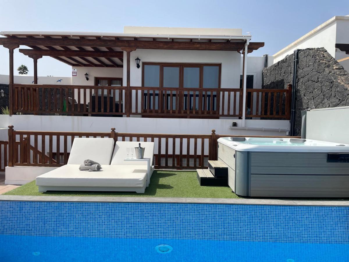 Villa 64, Vista Lobos, Private Heated Salt Pool X Hot Tub, Playa Blanca *