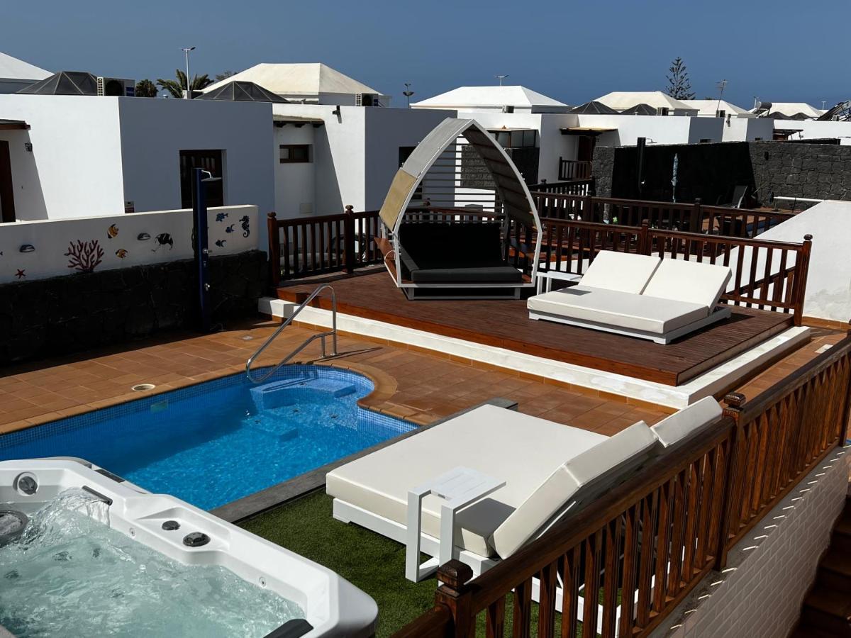 64, Vista Lobos, Private Heated Pool X Jacuzzi, Playa Blanca (Lanzarote)